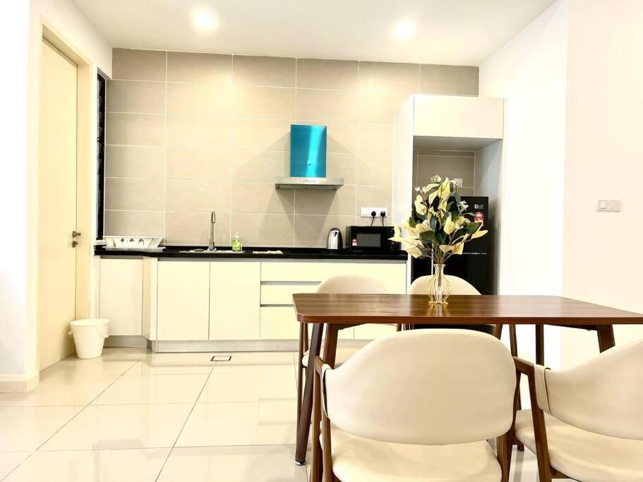 Walk To Legoland, D'Pristine Medini Apartment Nusajaya  Bagian luar foto