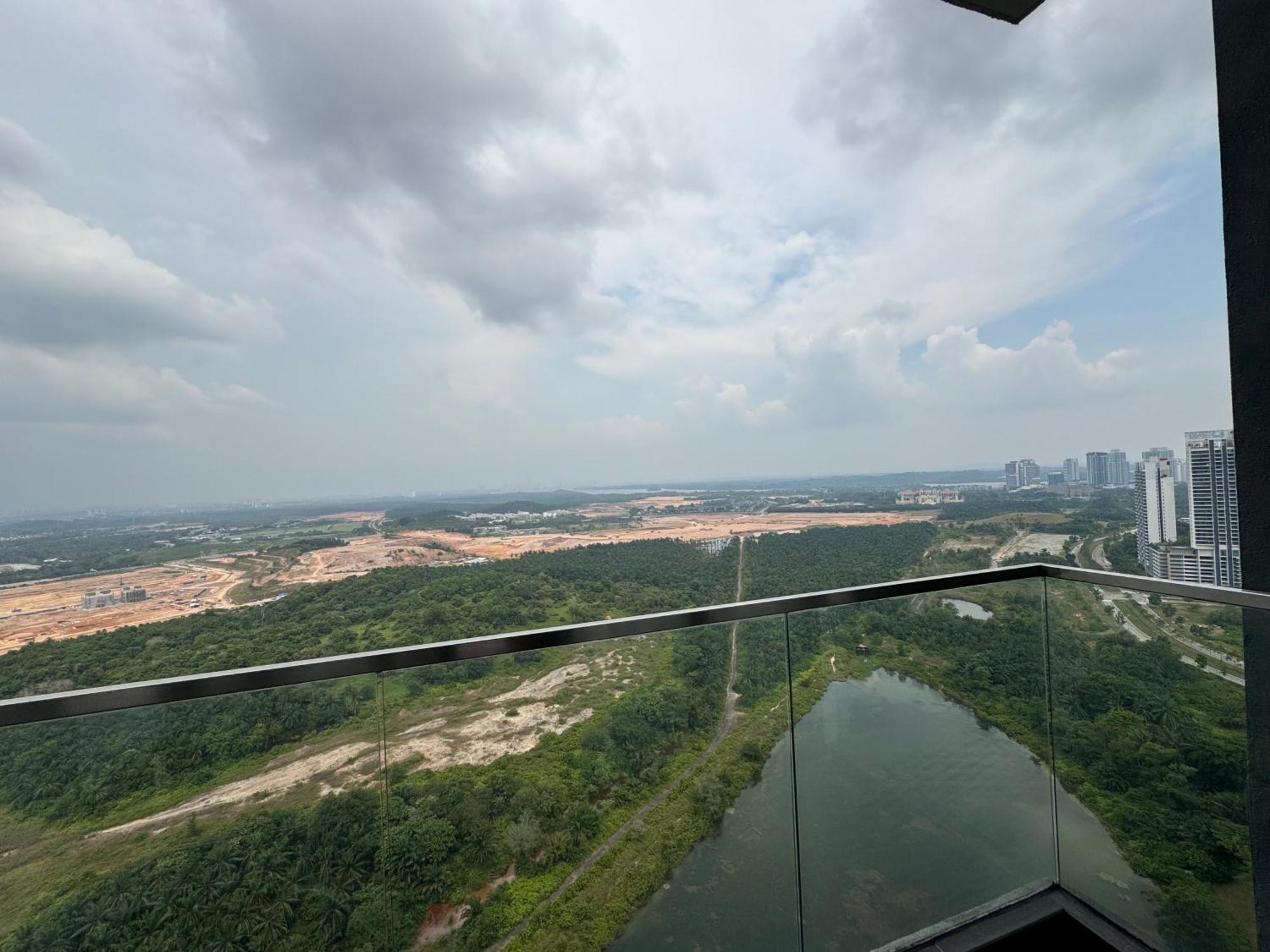 Walk To Legoland, D'Pristine Medini Apartment Nusajaya  Bagian luar foto
